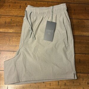 NWT VRST Men’s Relaxed Fit Short